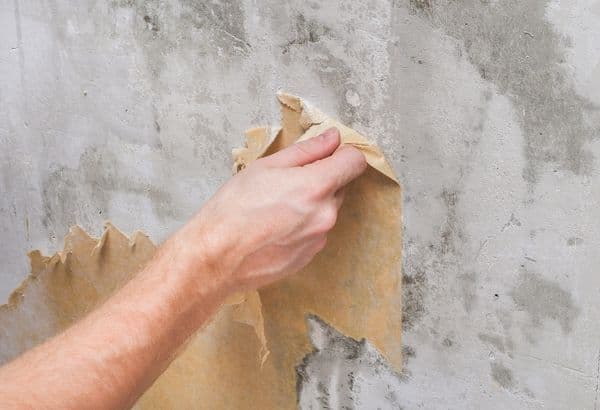 Stap voor stap vinylbehang verwijderen van de muur
